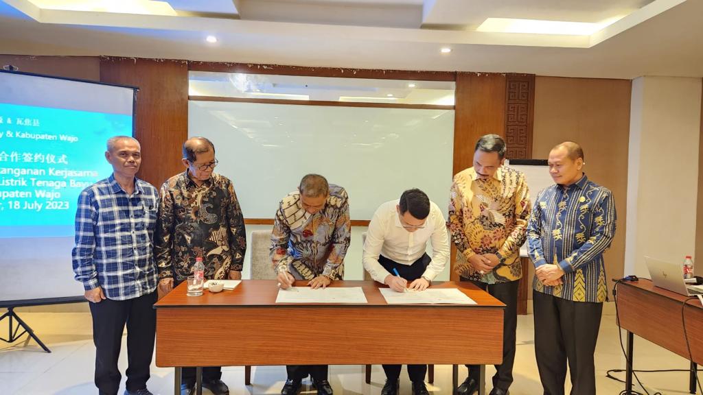 Pengembangan PLTB, Bupati Wajo Teken MoU Dengan PT Envision Green ...